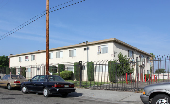 Primary Photo - Casa Bien Apartments