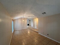 Building Photo - 2827 Parkwood Manor Dr