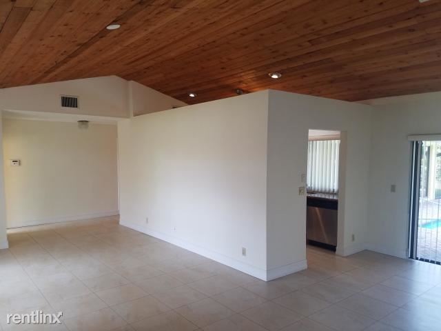 Building Photo - 2 br, 2 bath House - 7175 NW 4th Ave
