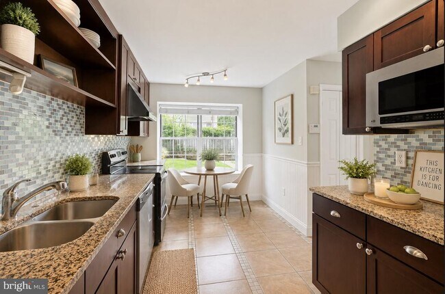 Building Photo - 8579 Harvest View Ct