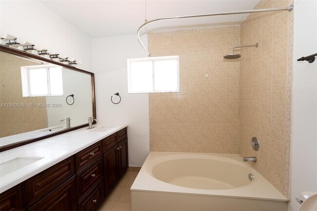 Building Photo - 1851 SW 122nd Pl