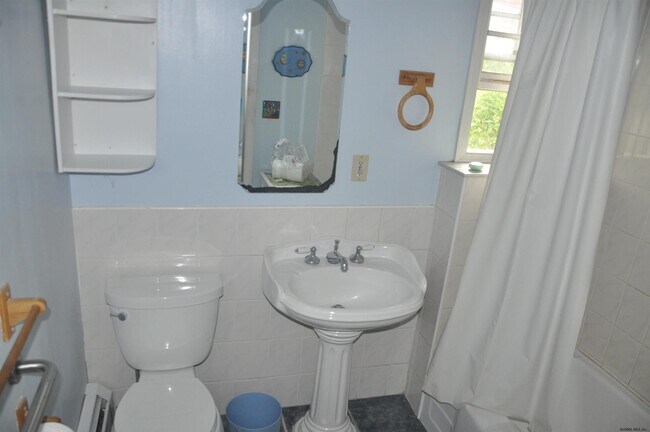 Building Photo - 23 S Main St