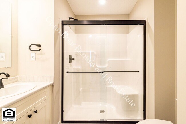 Building Photo - 10545 Old Leo Rd