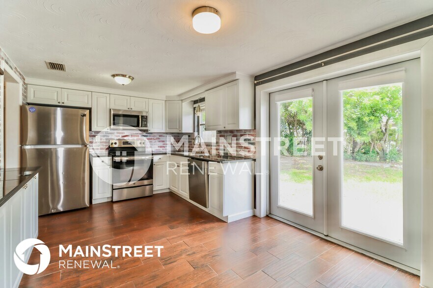 Building Photo - 3730 Sablewood Dr