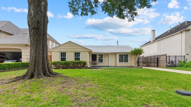Primary Photo - 3751 Maroneal St