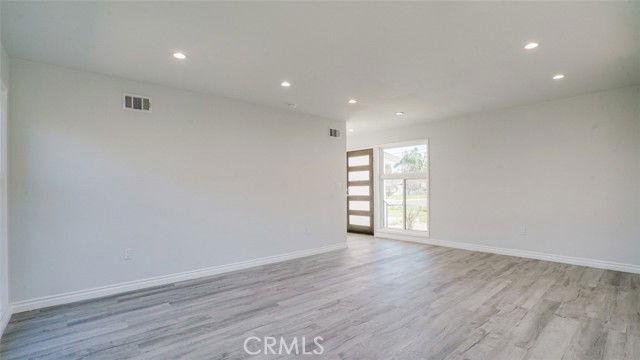 Building Photo - 22135 Kittridge St