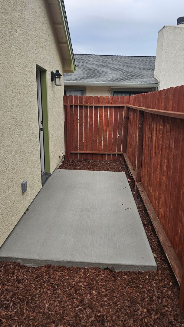 Building Photo - 376 Marna Dr