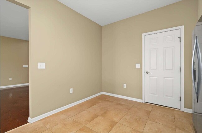 Building Photo - 3-Bed Townhome in Brier Creek