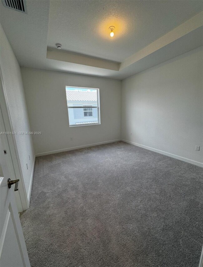 Building Photo - 140 SW 184th Way