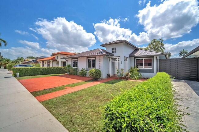 Building Photo - 909 NW 135th Ct