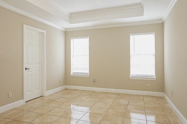 Building Photo - 1226 Dutch St