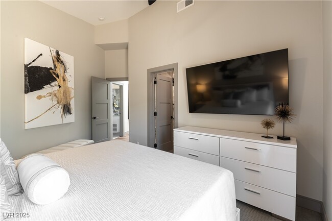 Building Photo - 7880 Dana Point Ct