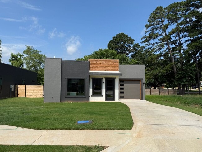 Primary Photo - 3/2/1 NEW CONSTRUCTION LISD fenced yard an...