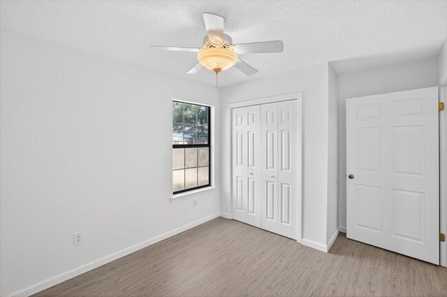 Building Photo - 12 Corbin Ct