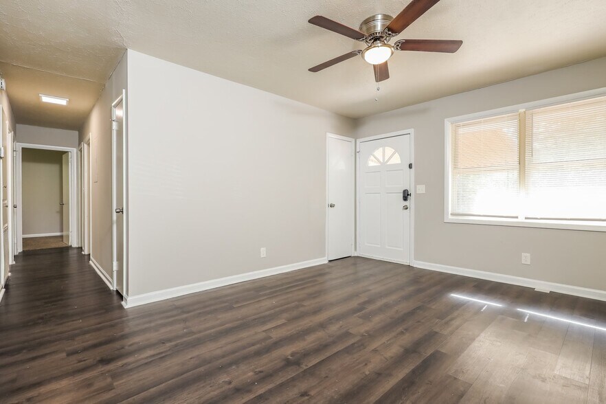 Building Photo - 1337 Sturkie Ave