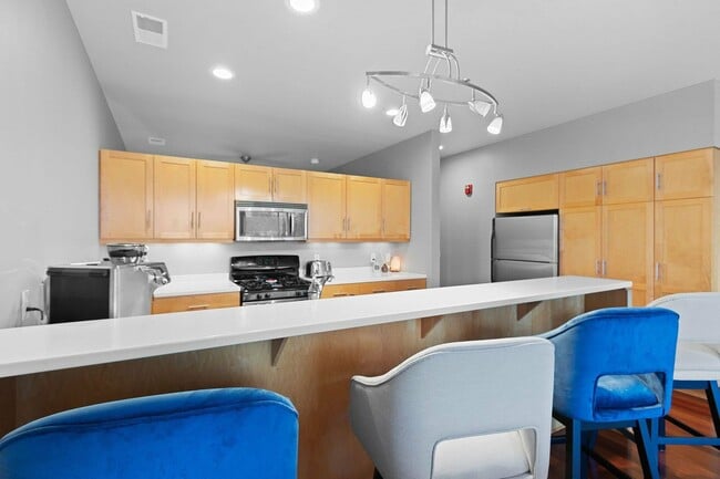 Building Photo - 101 Cherry St