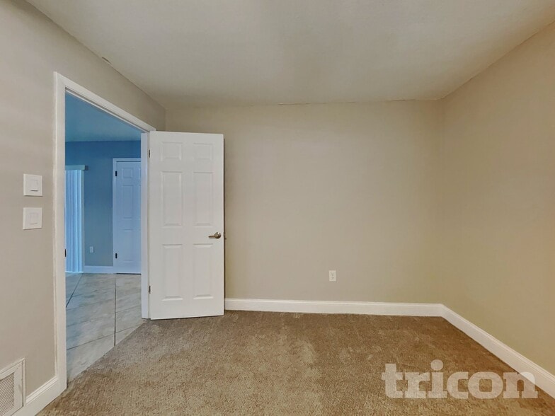Building Photo - 13121 Shadberry Ln