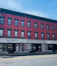 Building Photo - 8 E Front St
