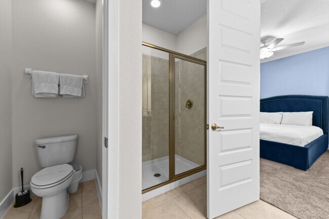 Building Photo - 350 Lasso Dr