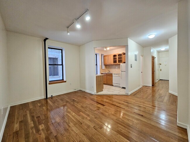 Building Photo - 610 W 150th St