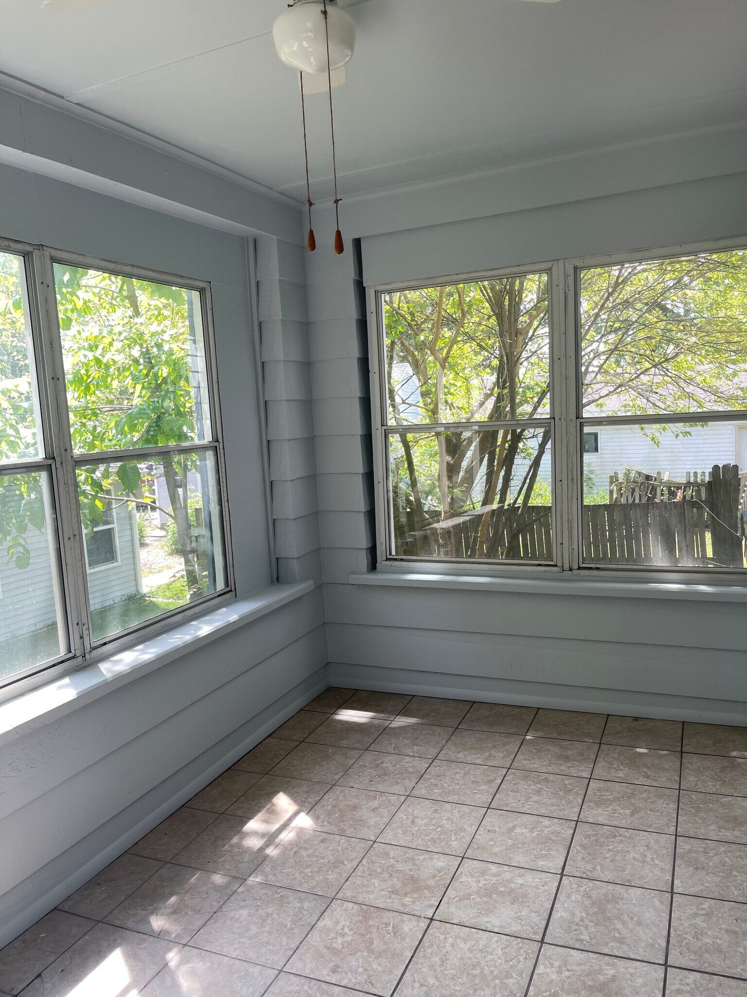 Sun Room - 104 Harrison Blvd