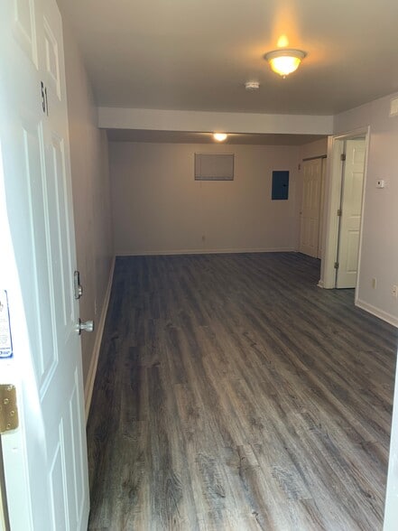 Building Photo - 5838 Stieren Dr