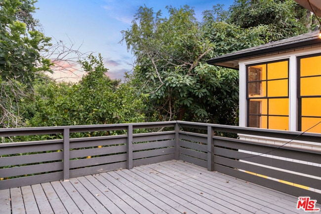 Building Photo - 1530 Elevado St