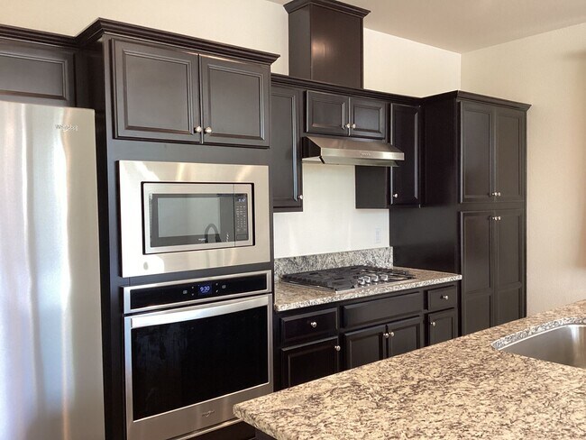 Building Photo - 229 Sunset Drive S