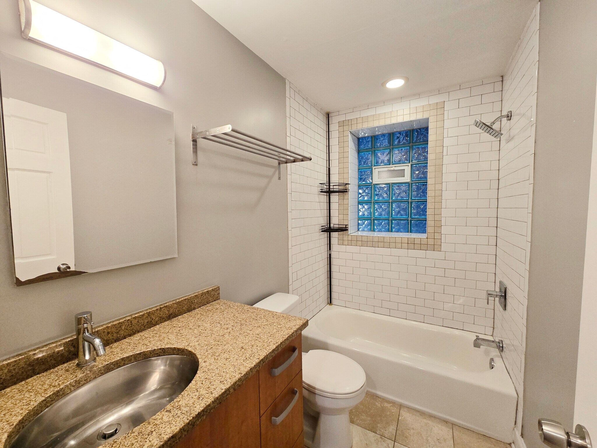 Building Photo - 1360 W Estes Ave