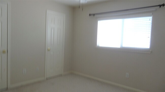 Building Photo - 4822 Schiller Park Ln