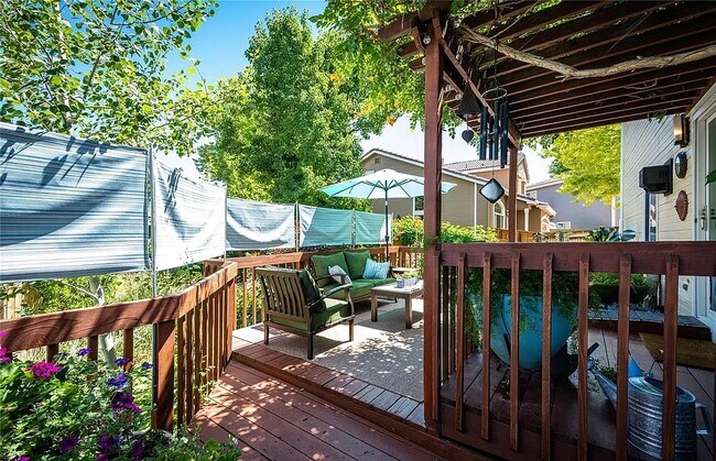 Back Yard Deck 2 - 1237 Laurenwood Way