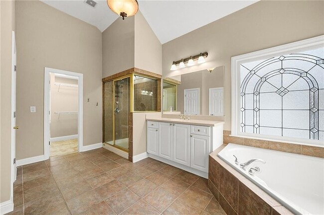 Building Photo - 225 Lake Summit View