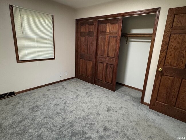 Building Photo - 4576 Cheyenne Ave