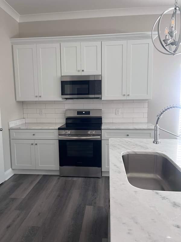 Building Photo - 1048 Wessex Dr