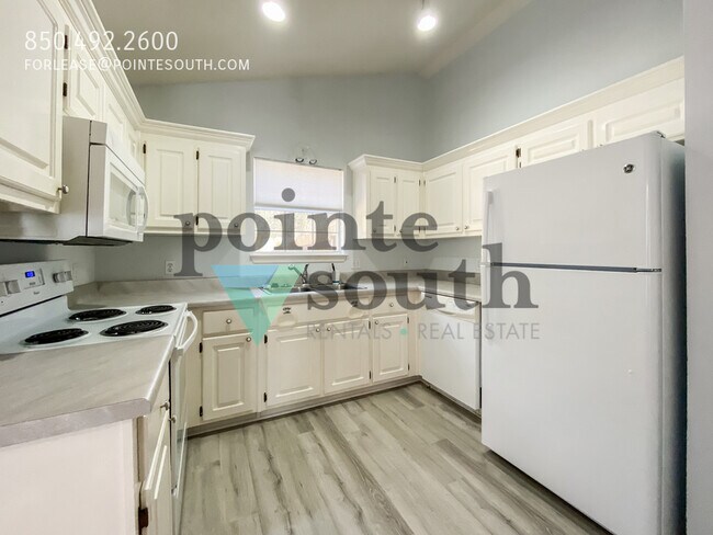 Building Photo - 5917 N Bay Point Dr