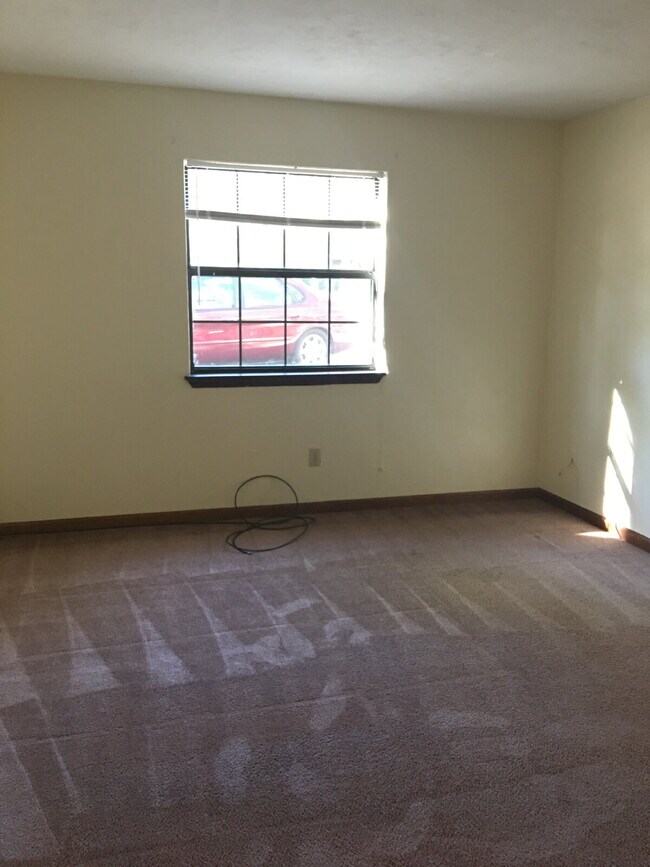 Building Photo - Great 2/2 right off Apalachee Pkwy!