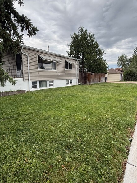 Front Yard - 1601 Crook Ave