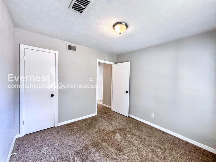 Building Photo - 3719 Dumbarton Rd