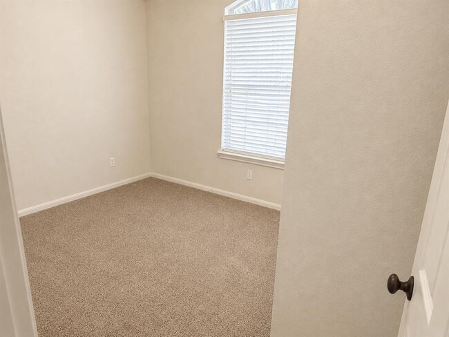 Building Photo - 2206 Bakers Way