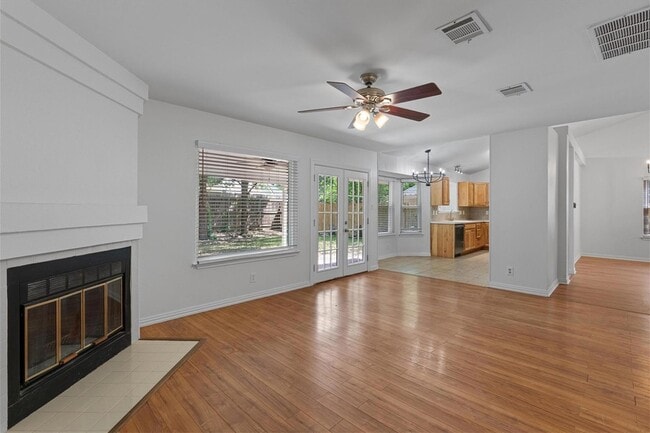 Building Photo - 1516 White Oak Loop