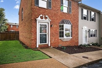 Building Photo - 805 Northfield Ct