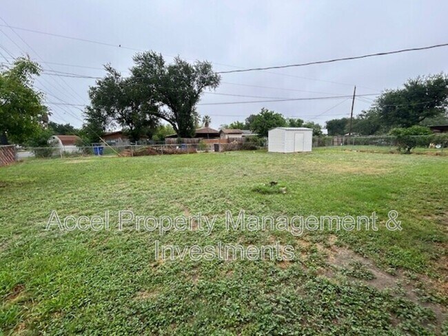 Building Photo - 2616 Quince Ave