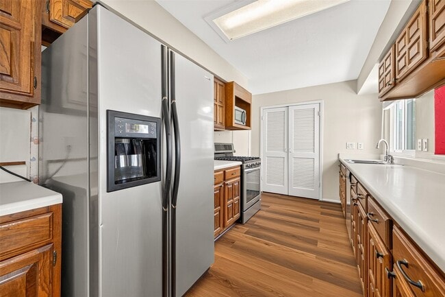 Building Photo - 6138 Gallant Forest Dr