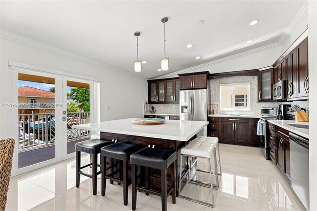 Building Photo - 203 Gulfview Dr