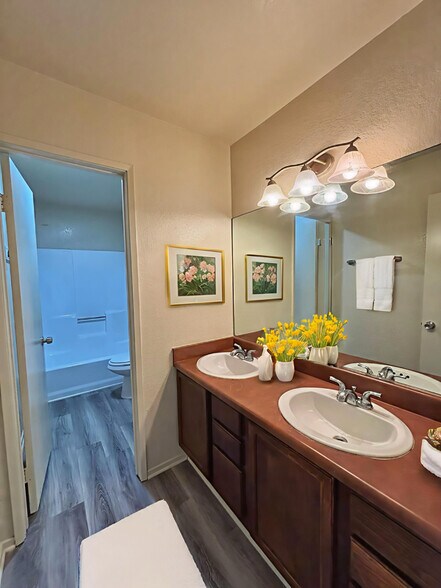 Building Photo - 126 W Electric Ave