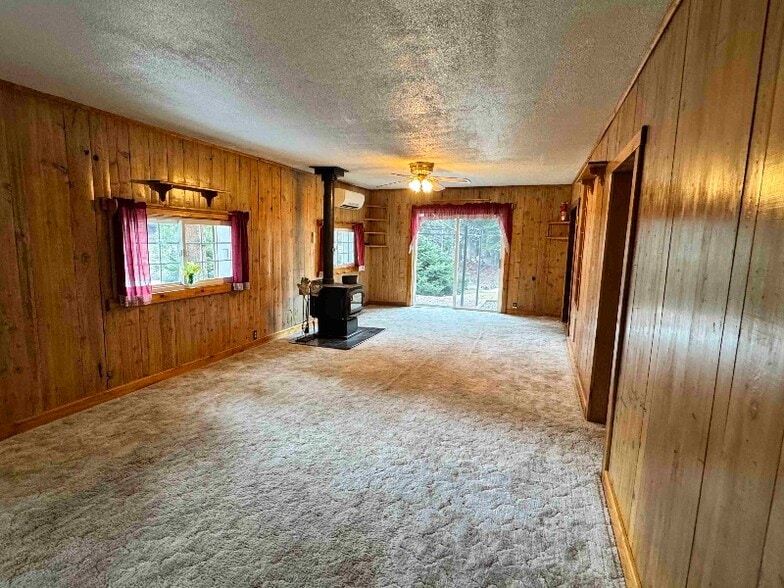 Building Photo - 811 Flower Creek Rd