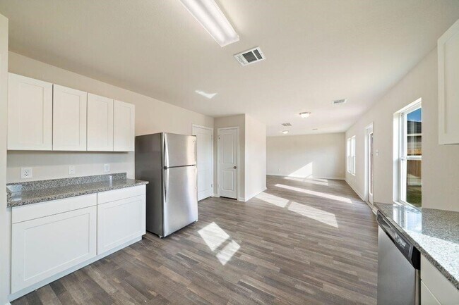 Building Photo - 228 Wild Oak
