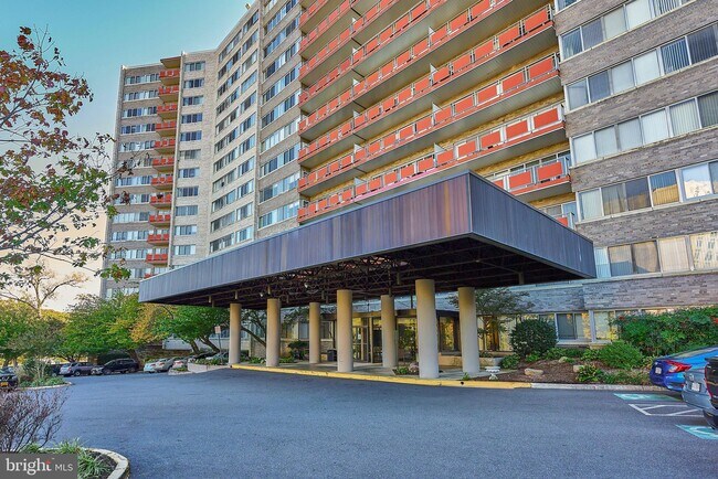 Building Photo - 5340 Holmes Run Pky