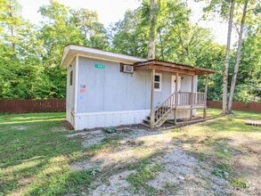 Building Photo - Charming Tiny Home in Peaceful Country Set...