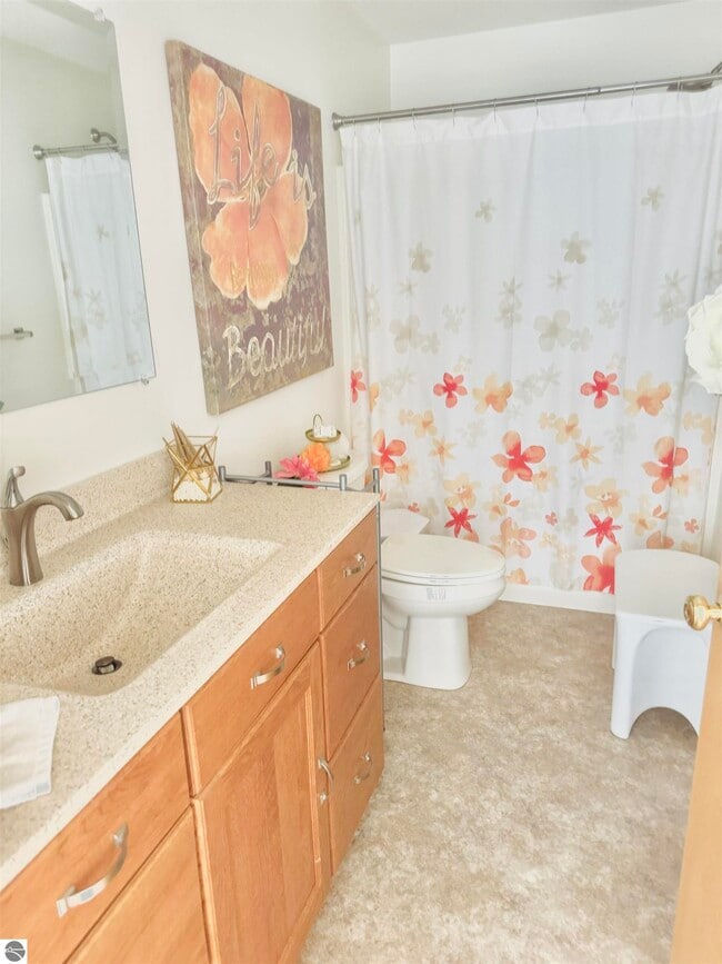 Building Photo - 302 S Lake Dr